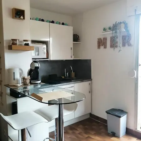 - Piscine, Proche De La Et Du Port